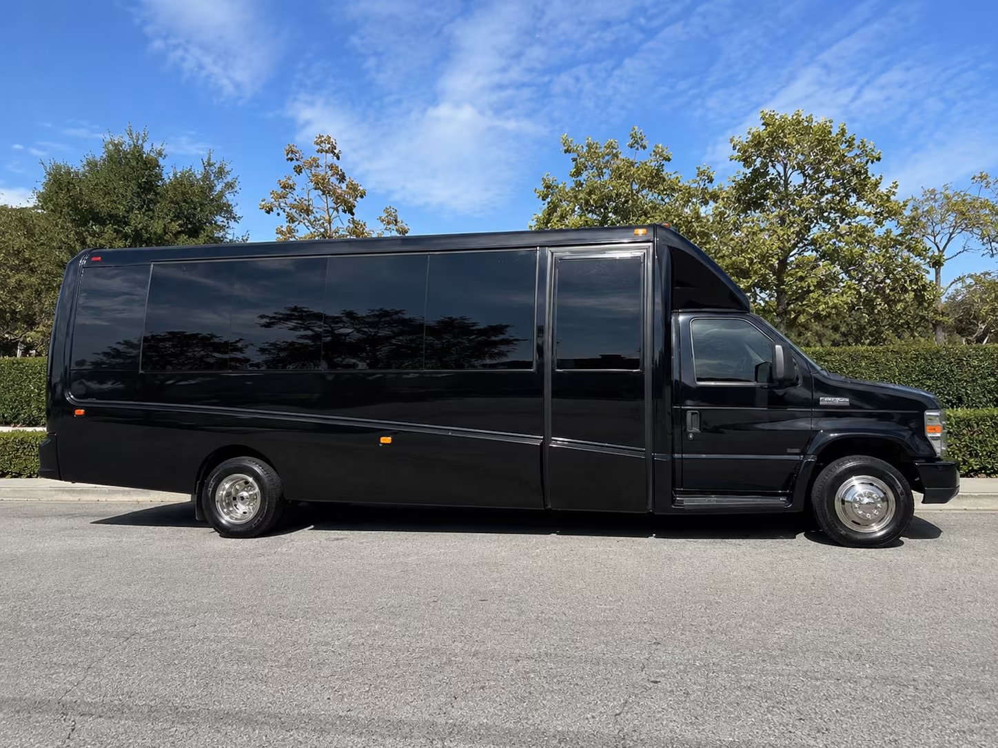 charter buses to oakland arena and coliseum complex shows