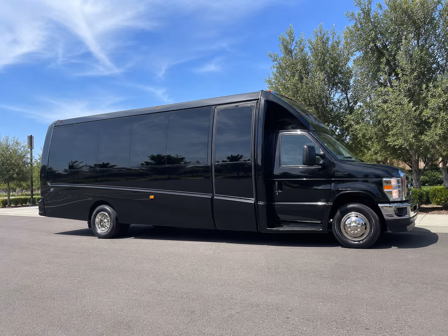 concert bus rentals for groups crossing the bay to chase center and bill graham