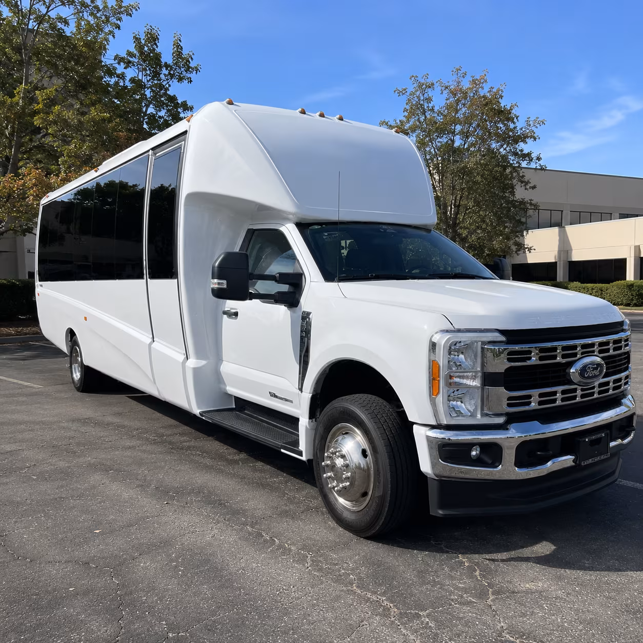 corporate airport transfer buses between san leandro and oak or sfo