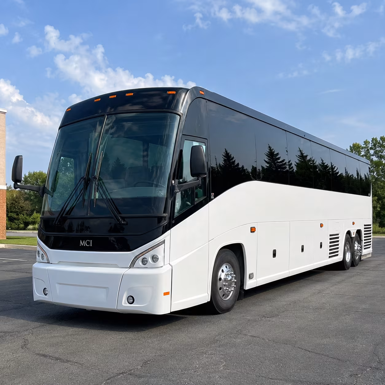 employee shuttle buses connecting san leandro to oakland and fremont job sites